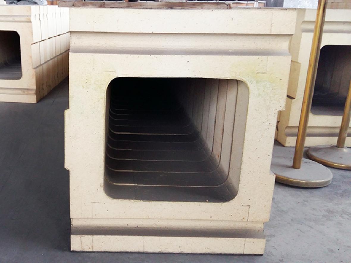 Pellet vertical furnace air guide wall brick