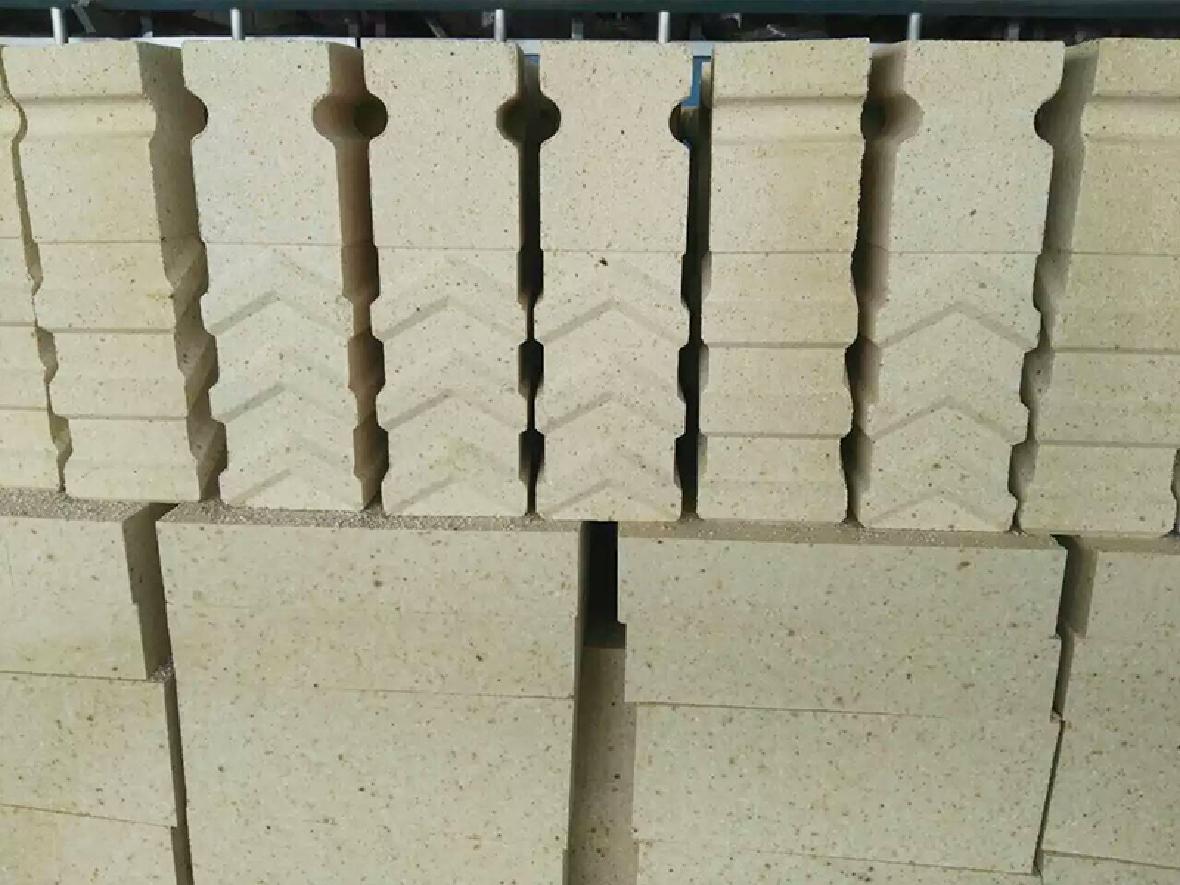 High aluminum anchoring bricks