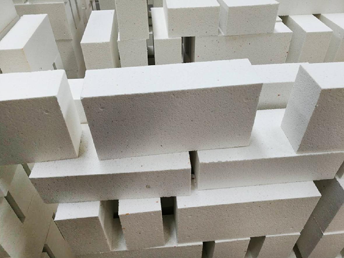Alumina bubble brick