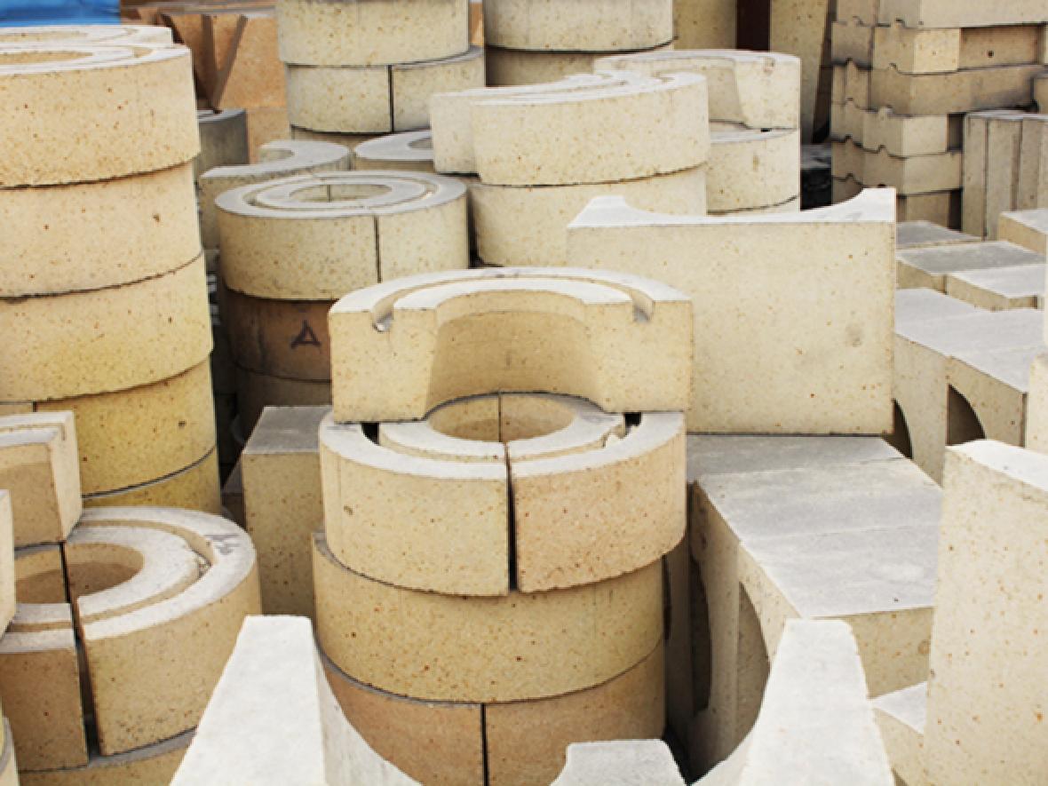 Burner bricks for the combustion chamber of pellet vertical furnace