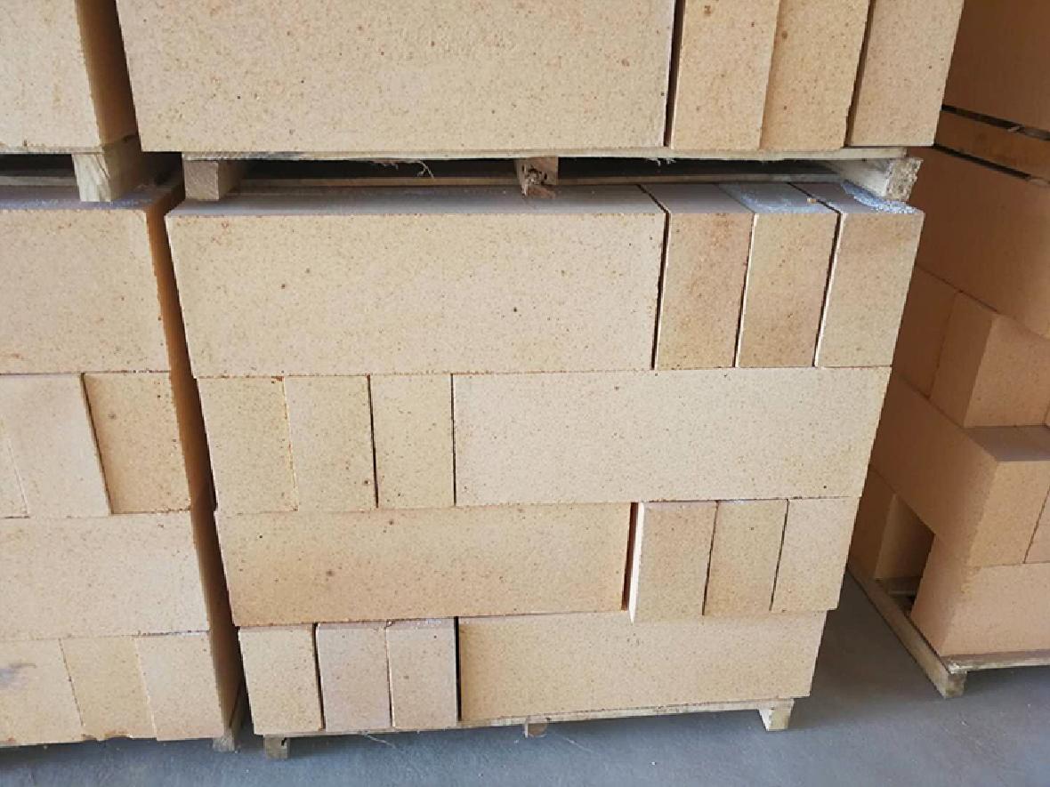 High alumina vertical brick