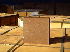 Direct bonding of magnesium chromium bricks